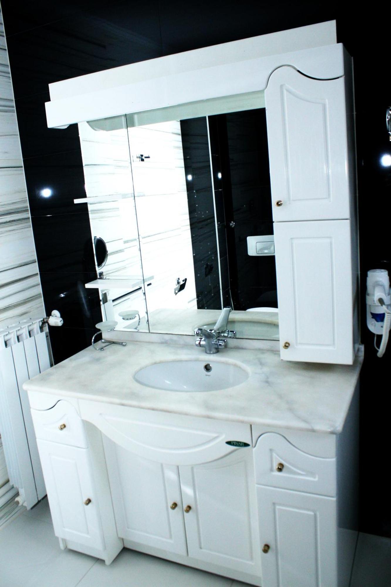 Elegance Hotel 4*