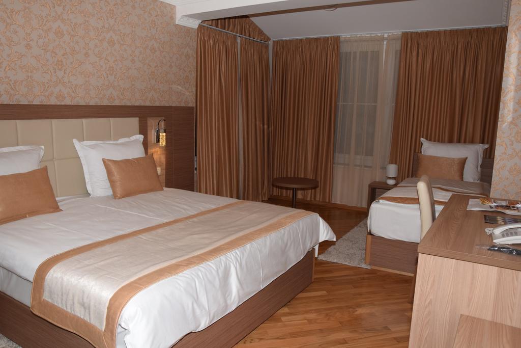 Elegance Hotel 4*